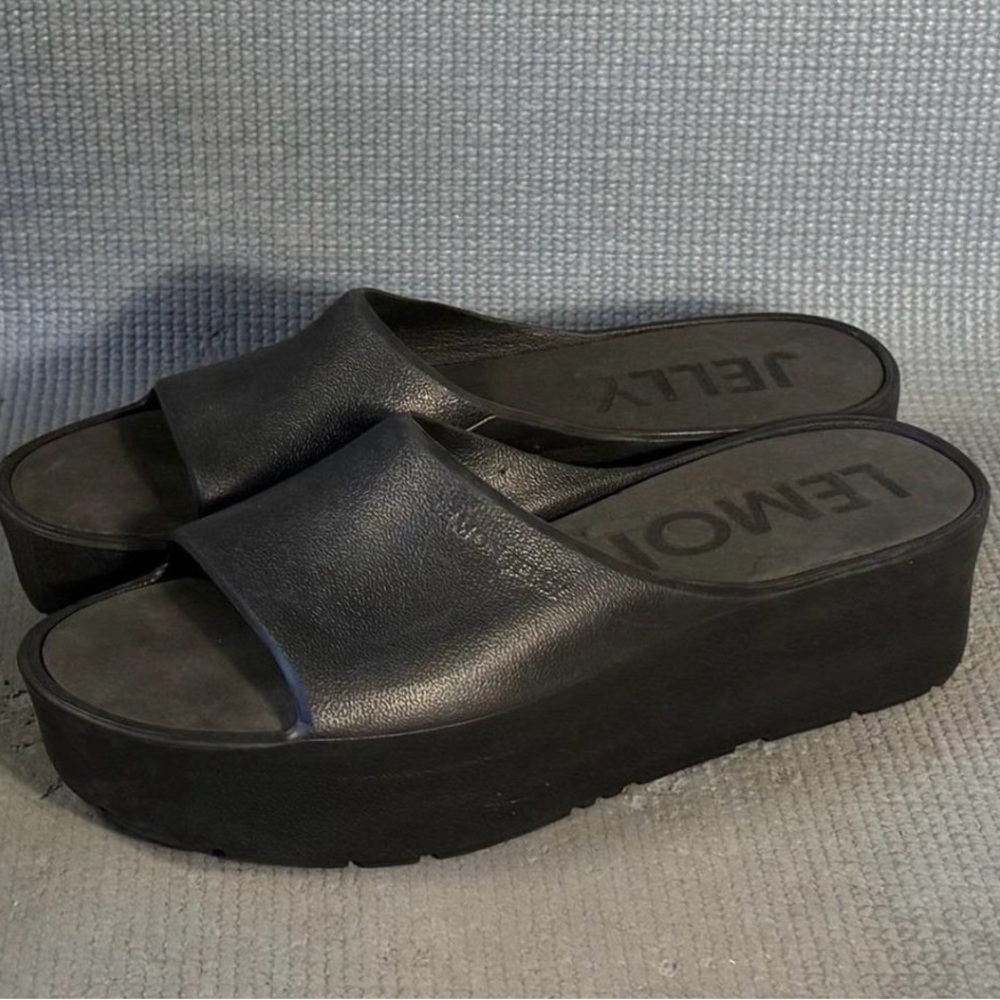 Black Platform Slide Sandals by JELLY LEMONADE